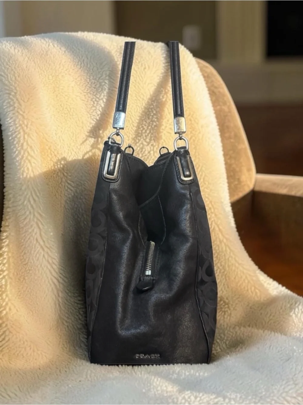 Coach NWOT Madison Phoebe Signature Shoulder Bag